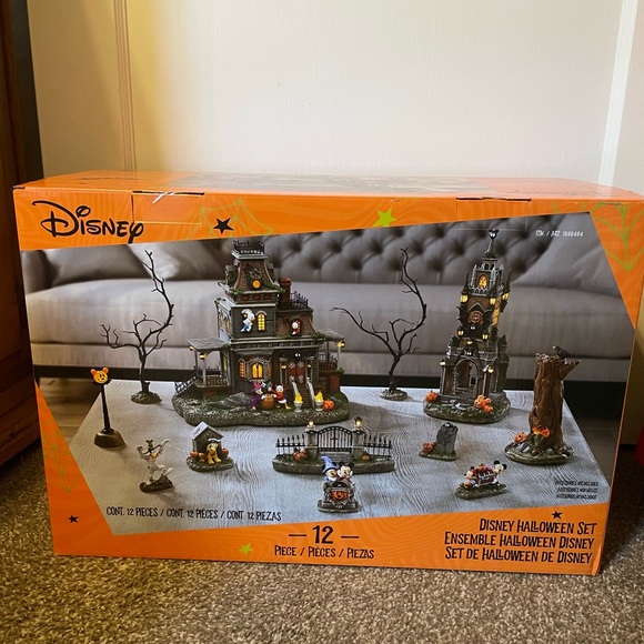 Costco exclusive Disney Halloween 🎃 set - Picture 6 of 14